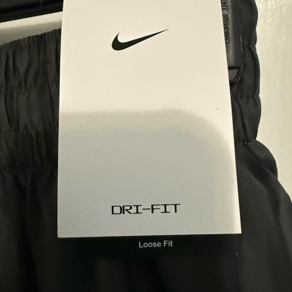Nike Dri-Fit Athletic Shorts with Elastic Waistband *NEW WITH TAGS* - Picture 7 of 8